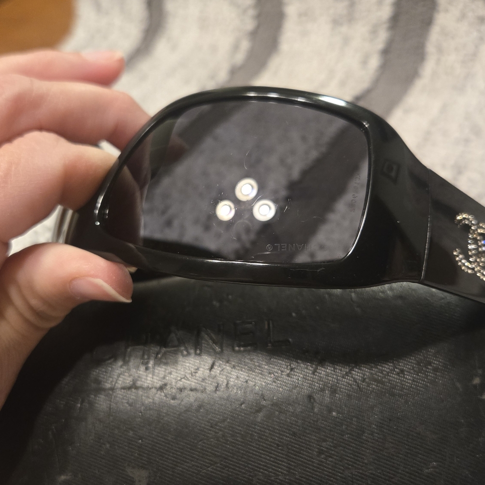 CHANEL Black Sunglasses - Picture 8 of 9